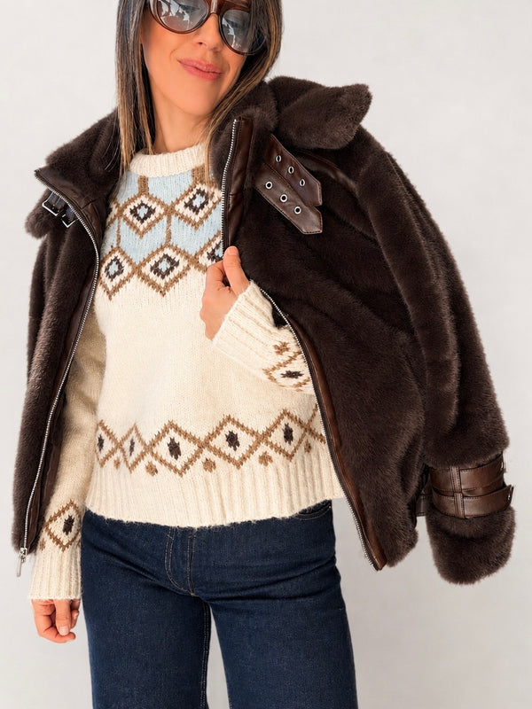 Campera chocolate pelo hebilla