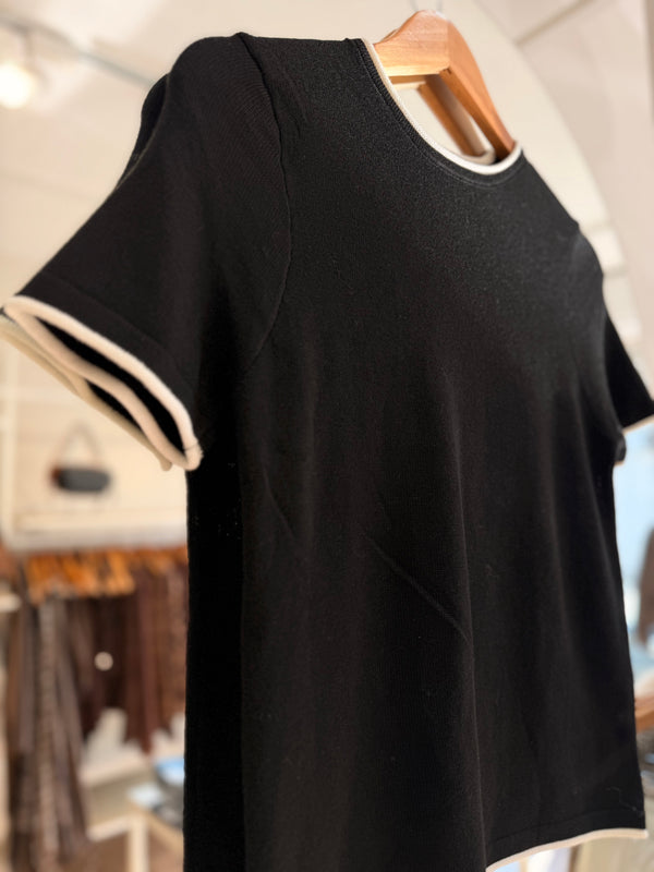 Remera tejida contraste