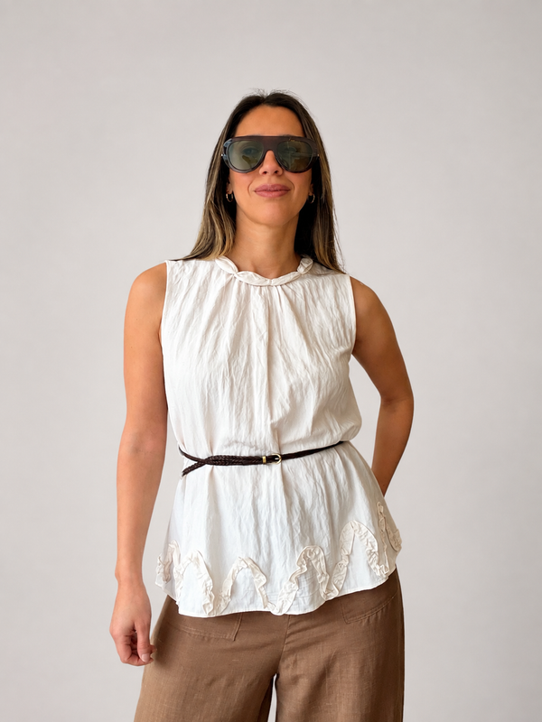 Blusa cuello trenzado con cinto y volado