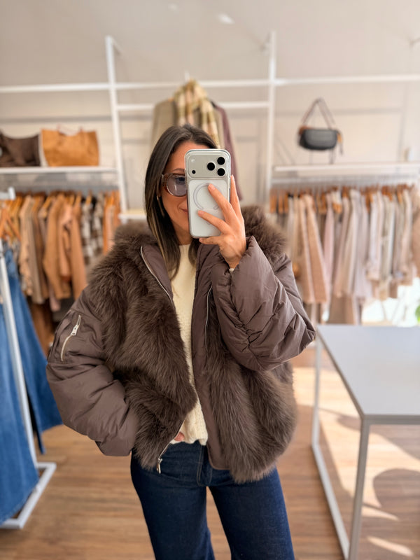 Campera puffer pelo y capucha