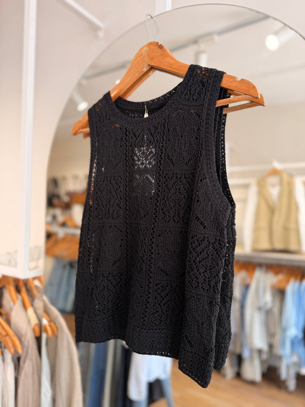 Musculosa tejida calada