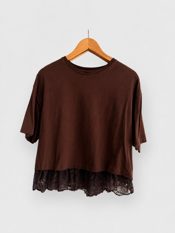 Remera volado encaje