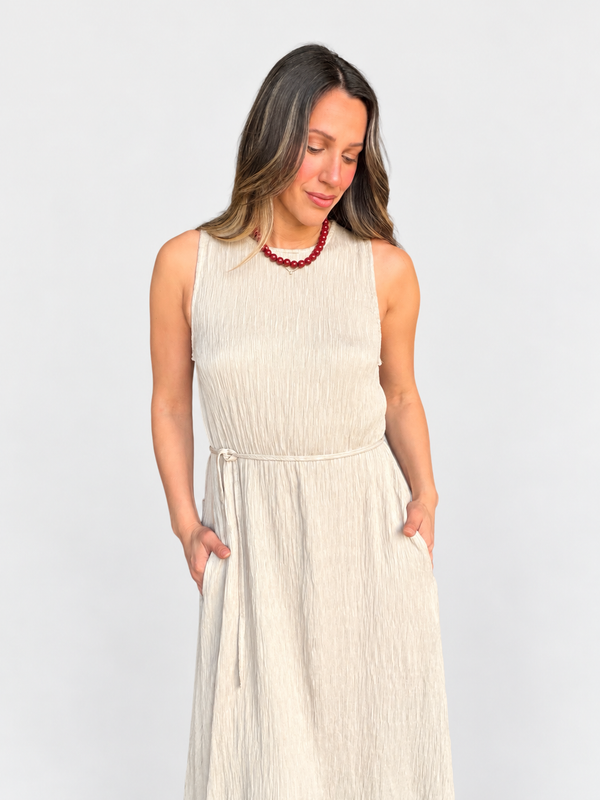 Vestido Texturado con Cinturón Fino