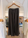 Pantalón con botones y lazo