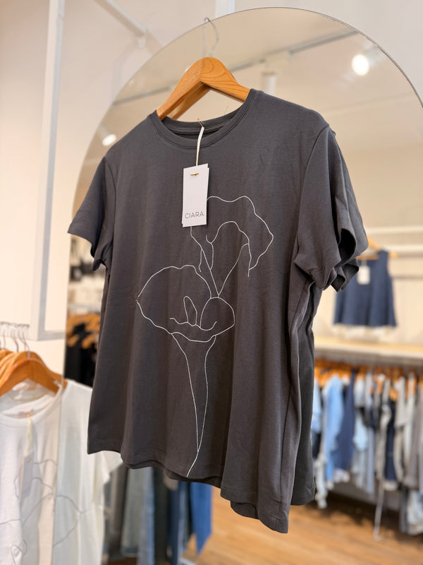 Remera Flor Lineal