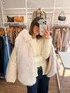 Campera puffer pelo y capucha