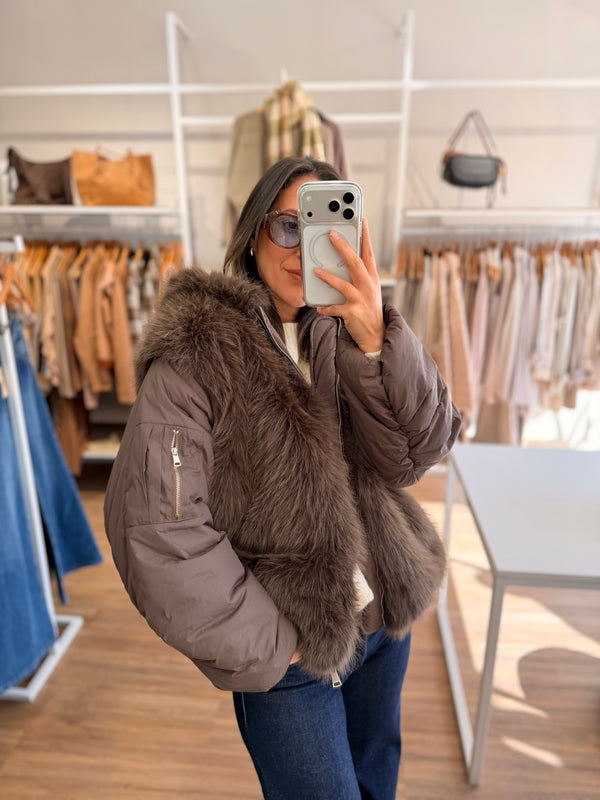 Campera puffer pelo y capucha