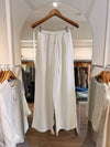 Pantalón con botones y lazo