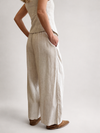 Pantalón con botones y lazo