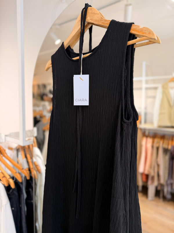 Vestido Texturado con Cinturón Fino