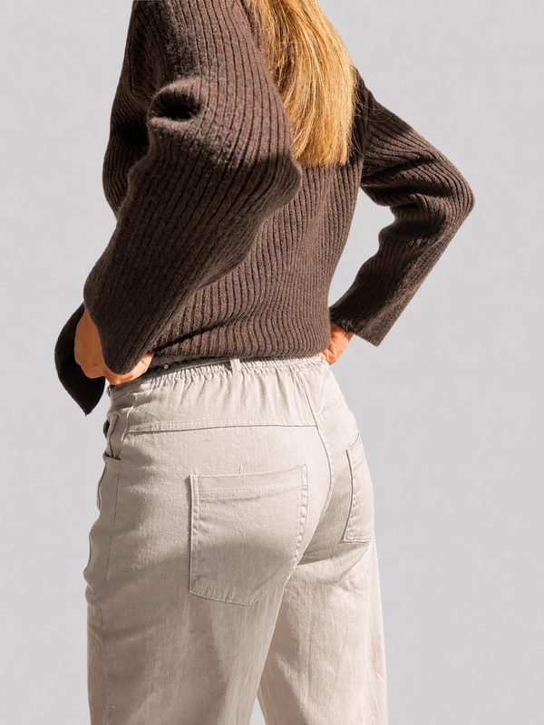 Pantalón con cinto Italia