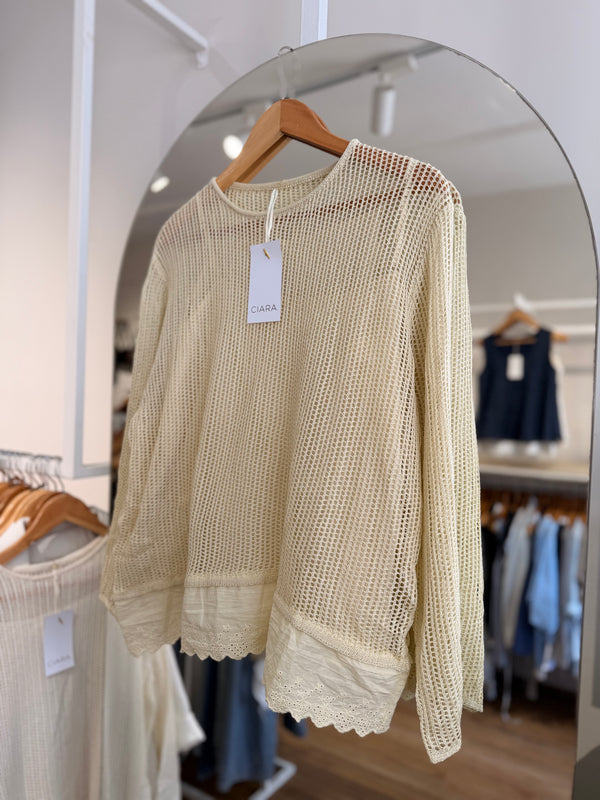 Tejido calado con musculosa