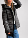 Campera puffer con capucha