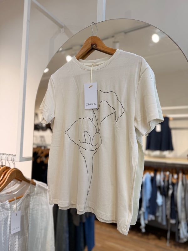 Remera Flor Lineal