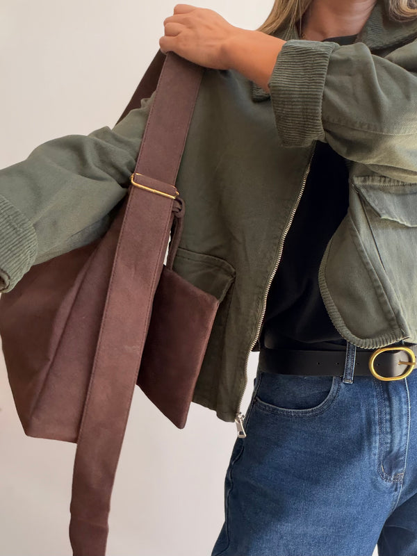 Cartera chocolate con neceser