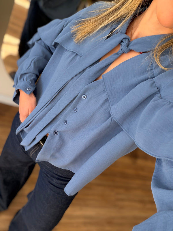 Camisa volados y lazo