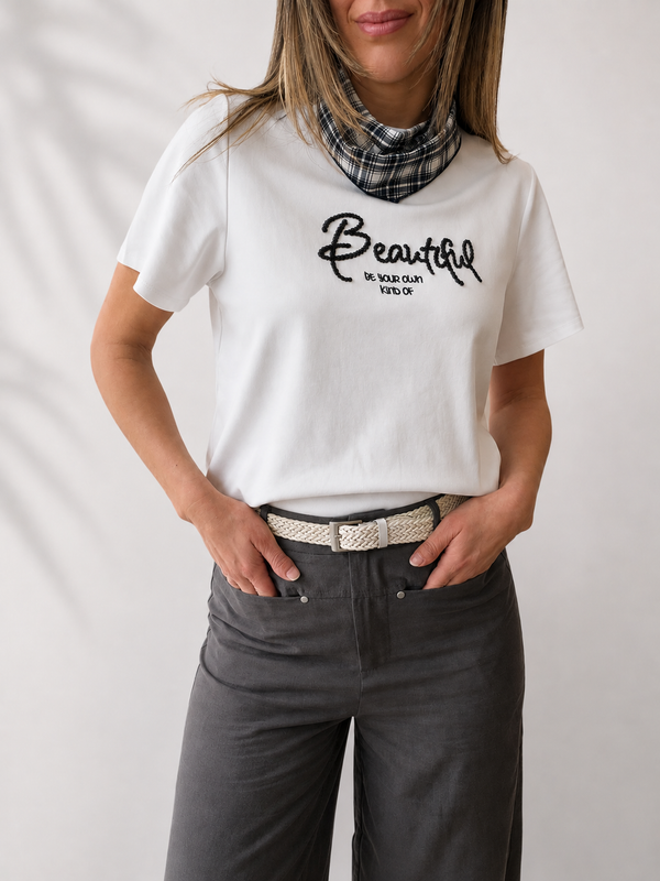Remera con pañuelo incluido