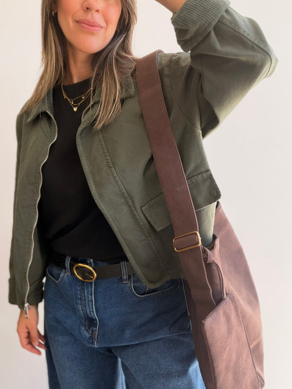 Cartera chocolate con neceser