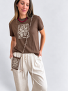Remera diseño flor con cartera