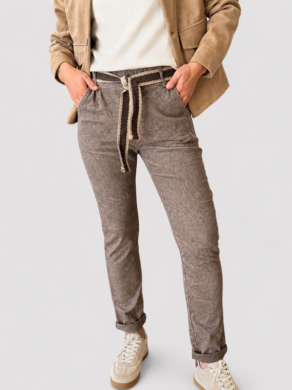 Pantalón con cinto