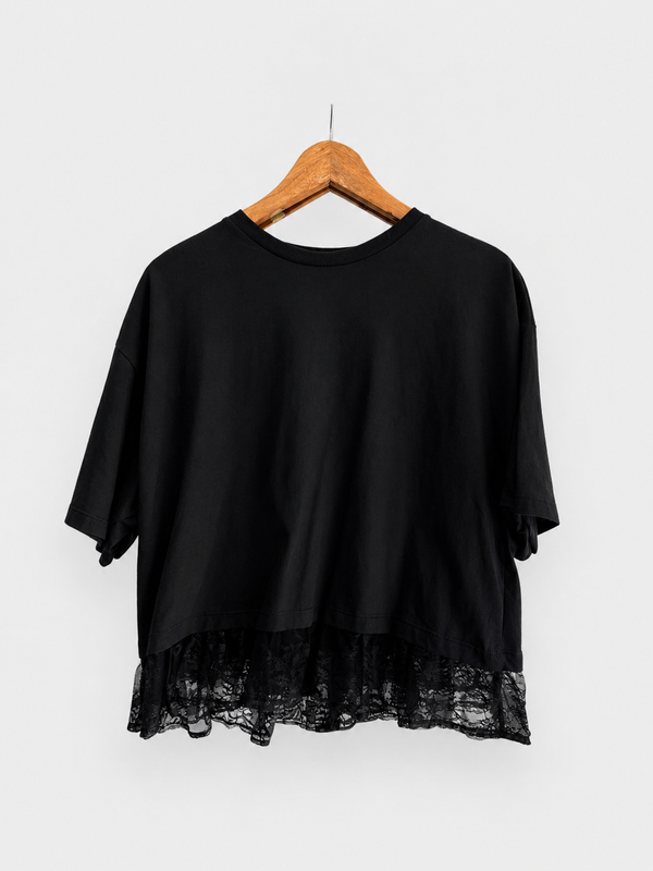 Remera volado encaje