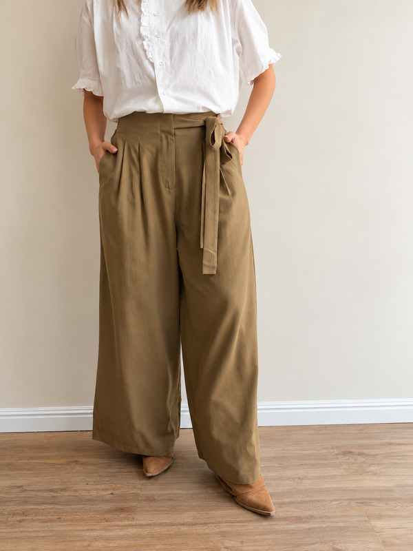 Pantalón palazzo con lazo