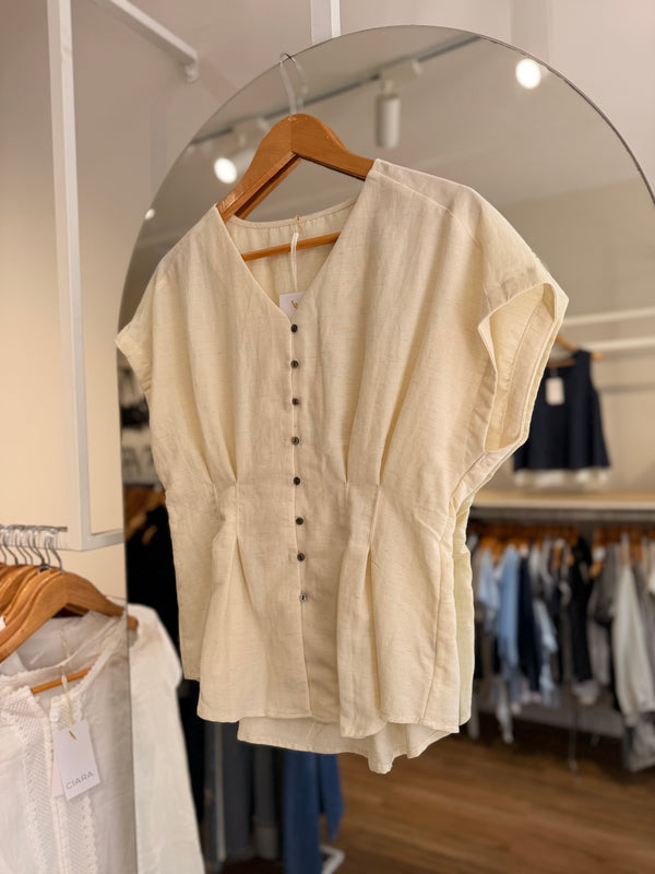 Blusa escote V con pinzas