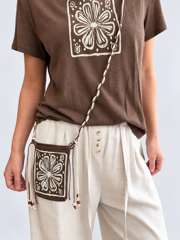 Remera diseño flor con cartera