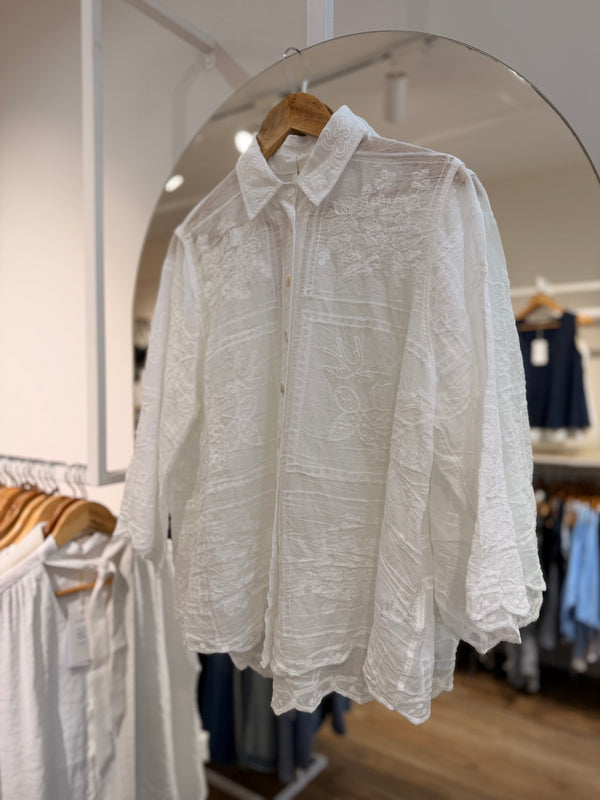 Camisa bordada oversize