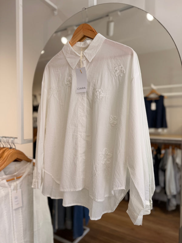 Camisa bordada oversize